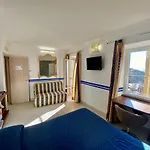 Giovanni 3* Manarola