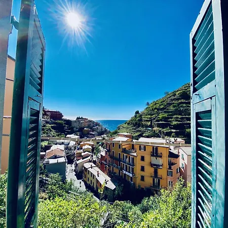 Giovanni 3* Manarola