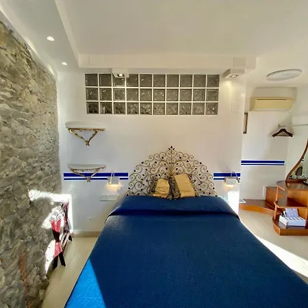 Giovanni 3* Manarola