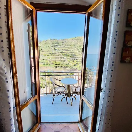 Giovanni 3* Manarola