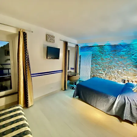 Giovanni 3* Manarola