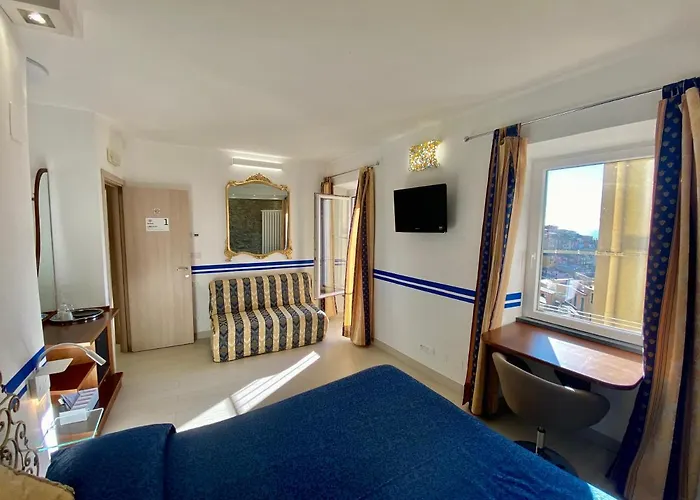 Giovanni 3* Manarola