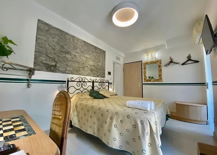 Giovanni 3* Manarola