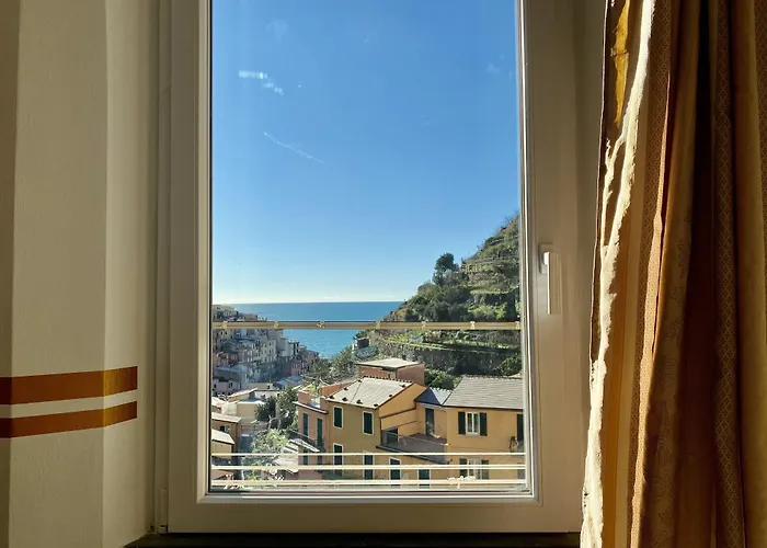 Giovanni 3* Manarola
